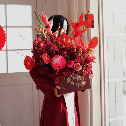 《龙行龘龘》富贵鸟大花蕙兰北美冬青牡丹菊红掌弗洛伊德新年插花 商品图12