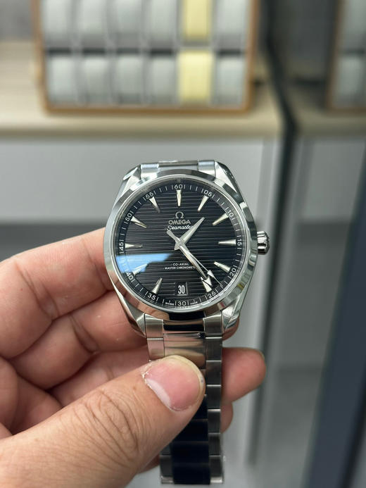 VS新品： 海马150米 Aqua Terra 天文台 41mm  1: 市场独家天然胶带 可胶带 钢带自由选择。 2: 精钢材质 水平“柚木”表盘尽显与众不同 商品图8
