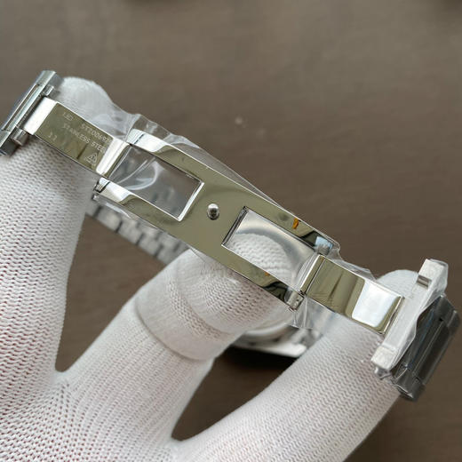 VS新品： 海马150米 Aqua Terra 天文台 41mm  1: 市场独家天然胶带 可胶带 钢带自由选择。 2: 精钢材质 水平“柚木”表盘尽显与众不同 商品图6