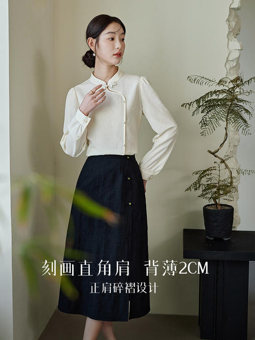 【129选3件，不退换】熙世界新中式长袖雪纺衬衫2025秋季新款高级感国风立领盘扣上衣 商品图4