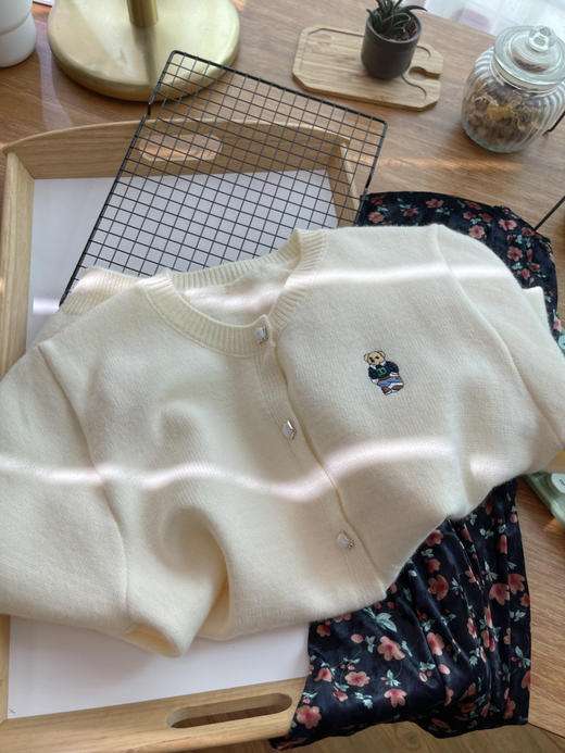 2025春新款【可爱小熊刺绣 套头毛衣女】宽松慵懒风 软糯圆领针织开衫 商品图8