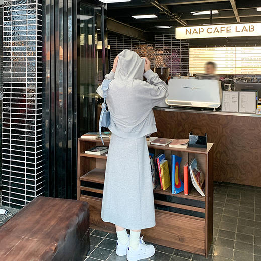 <曾小咸推荐>灰色连帽外套+吊带连衣裙 外套秒杀价79.99！！ 吊带裙秒杀价69.99！！ 商品图4