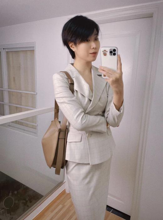 “克莱尔”J8303003A颈袖添香春秋季新款时尚职业装女装套装小西装套裙两件套正装J8303003A 商品图0