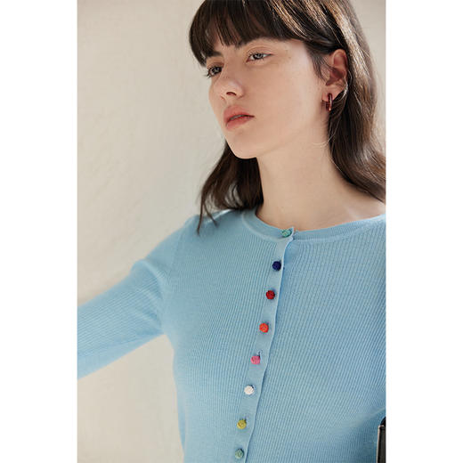 HeyDress彩虹扣针织开衫女春秋软糯修身叠穿内搭上衣短款别致毛衫 商品图3