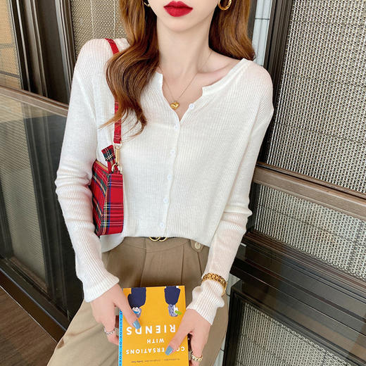 新款春秋款【高品质 针织开衫女外套】休闲显瘦 长袖毛衣打底衫 商品图8