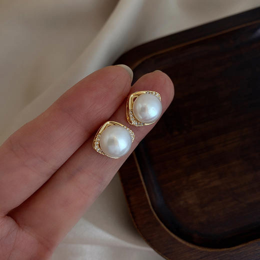 丁摩 倪妮同款天然淡水馒头真珍珠耳钉女气质耳饰无耳洞耳夹4ZF-EAR1255 商品图3