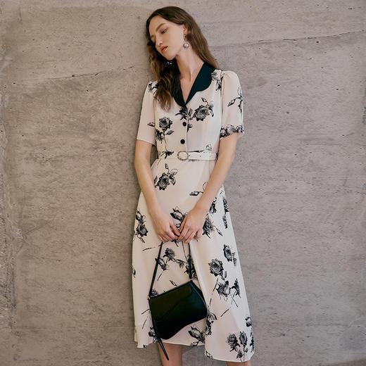 EITIE爱特爱春季新品复古印花高腰显瘦连衣裙7307026 商品图2