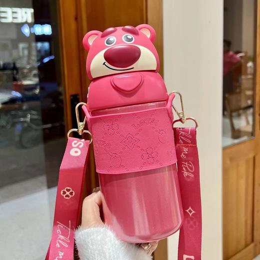 【温润常陪，持久保温！】草莓熊2023新款保温杯女生高颜值儿童水杯子，学生吸管水壶生日礼物，精致外观设计可爱草莓熊图案，使其成为女生们时尚的选择！ 商品图11