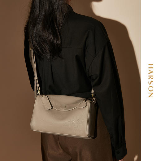 【E】哈森牛皮革休闲时尚潮包 商品图6