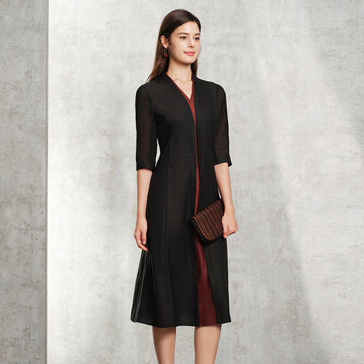 TANGY Collection天意精品2024春季新品莨绸香云纱修身七分袖中长款连衣裙 L241811 商品图1