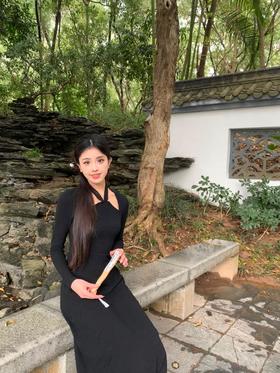 法式小黑裙，耐看同时自带女人味~