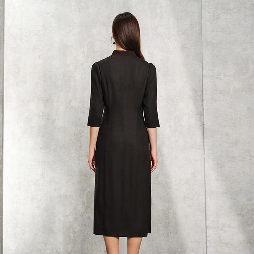 TANGY Collection天意精品2024春季新品V领七分袖莨绸香云纱中长连衣裙 L241803 商品图2