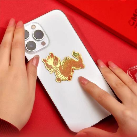 爆款推荐！龙辰辰手机贴 总台文创授权 足金999 溅射金材料油压 黄金色搭配彩膜 商品图4