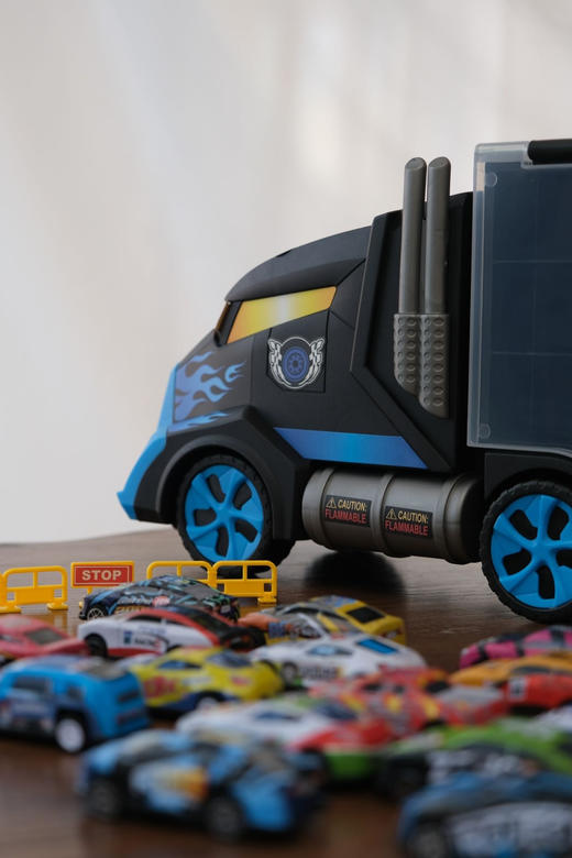 【青艺|大型双面收纳货柜玩具车】高端玩具❗️63cm大卡车🚛➕18辆小车➕1辆货柜车🚙 ✅PP+合金材质，防摔耐磨 ✅可伸缩手拎，收纳方便 商品图10