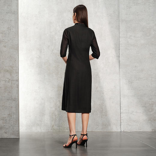 TANGY Collection天意精品2024春季新品莨绸香云纱修身七分袖中长款连衣裙 L241811 商品图2