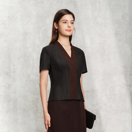 TANGY Collection天意精品2024春季新品气质拼接修身莨绸香云纱上衣短外套 L241002 商品图4