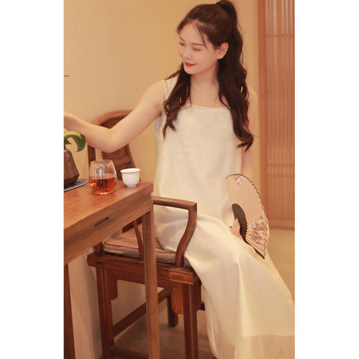 【线上专属】吊带裙（24718192-凝脂） 商品图3