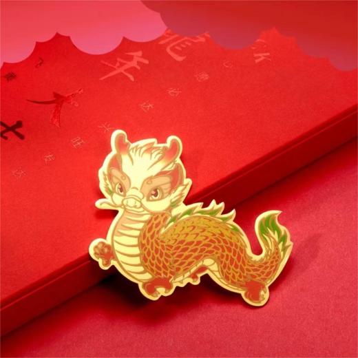 爆款推荐！龙辰辰手机贴 总台文创授权 足金999 溅射金材料油压 黄金色搭配彩膜 商品图0