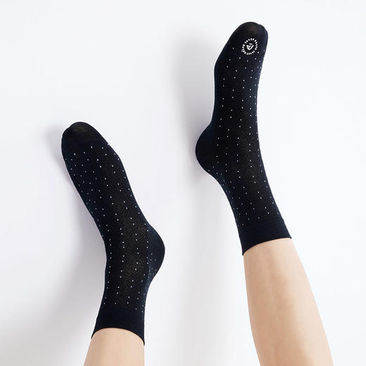 柒牌丝光棉袜子男士中筒袜春夏季休闲百搭男式透气抗菌防臭长袜子	126F70340 商品图1