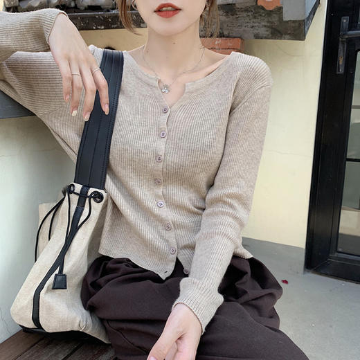 新款春秋款【高品质 针织开衫女外套】休闲显瘦 长袖毛衣打底衫 商品图1