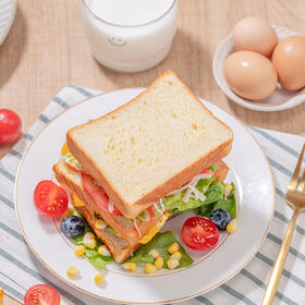 拾爸家⠀牛乳吐司 | 采用安佳黄油+新西兰全脂乳粉，奶香浓郁，组织松软
