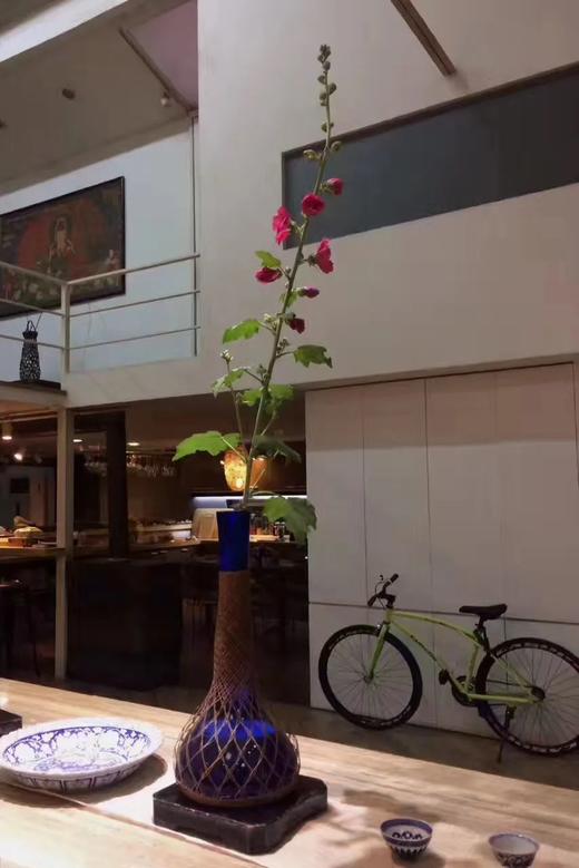 编竹护套蓝料长颈荸荠瓶，顺丰包邮 商品图7