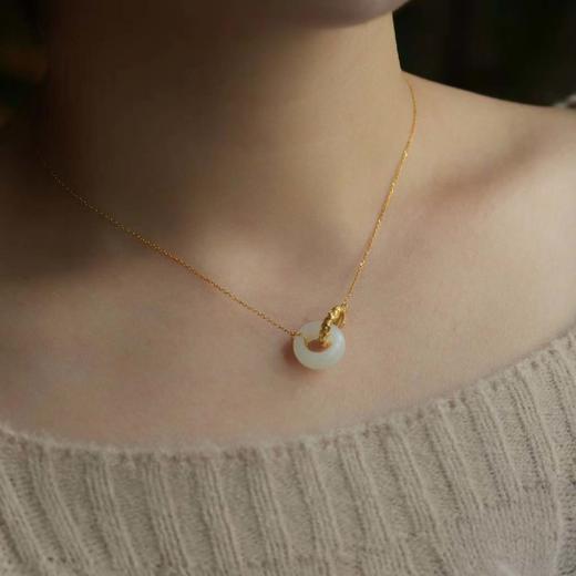 龢盒原创 忍冬‮和纹‬田白‮双玉‬环‮骨锁‬链 商品图4