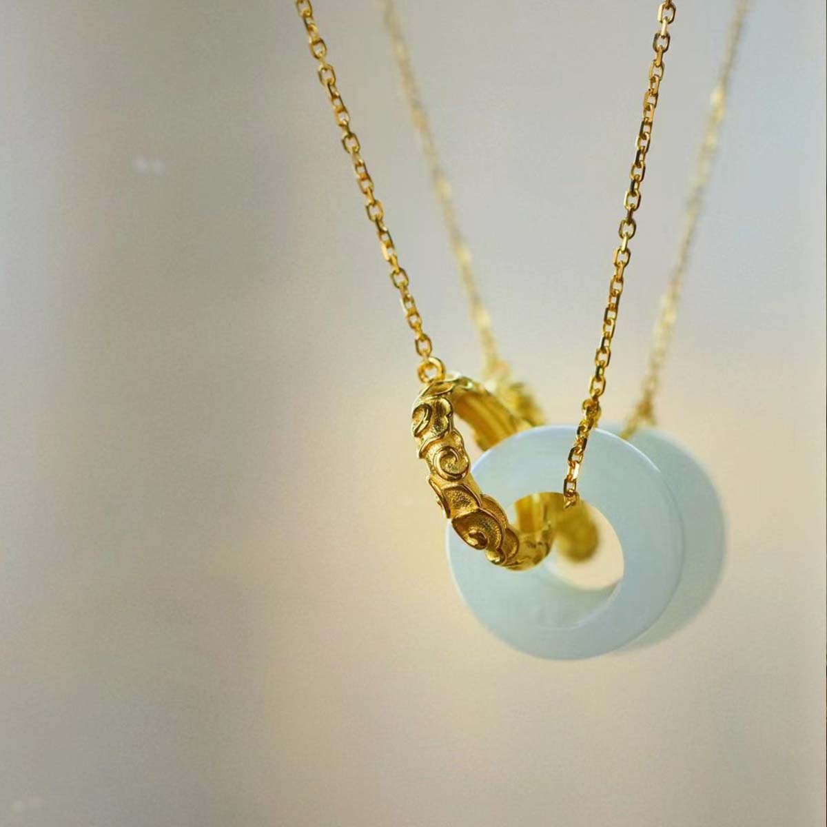 龢盒原创 忍冬‮和纹‬田白‮双玉‬环‮骨锁‬链