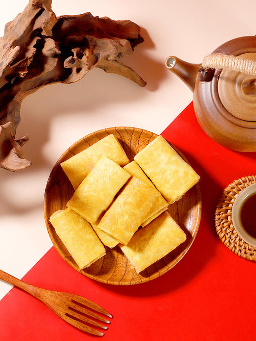 🧨新年送礼首选🎁绝对的性价比No.1💥49.8🉐2大盒「叮咚熊龙凤蛋卷限定款」🎁蛋香浓郁，口口酥脆🤤 🌈2024叮咚熊首款书法文创新春蛋卷拜年礼盒 ✅新鲜鸡蛋加入，不加一滴水的蛋卷， 商品图1