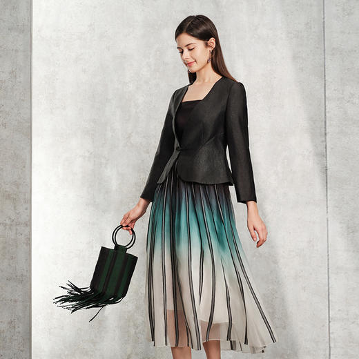 TANGY Collection天意精品2024春季新品修身莨绸香云纱时尚短外套 L241011 商品图1