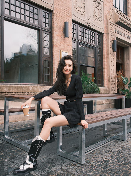 V领金属挂钩开衫 商品图3