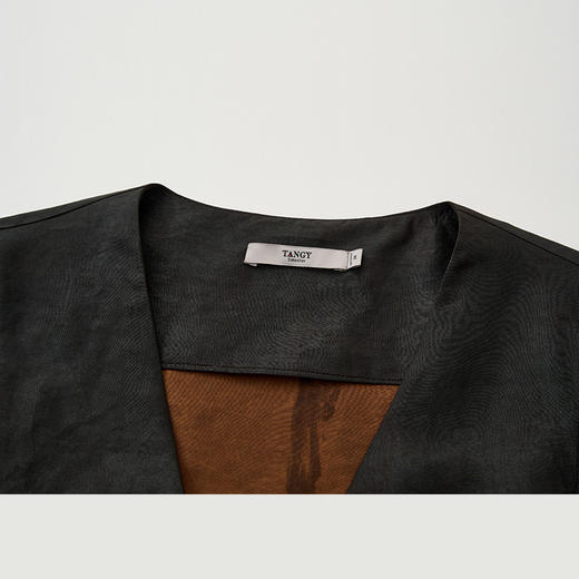 TANGY Collection天意精品2024春季新品修身莨绸香云纱时尚短外套 L241011 商品图3