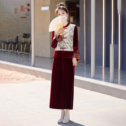 WZNH-春季上新气质时尚新中式风复古优雅印花马甲丝绒三件套裙 商品图0
