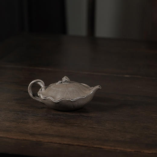 龙德堂陶艺 徐飞制 《荷映》本山青段 240cc 库存请咨询客服 商品图1