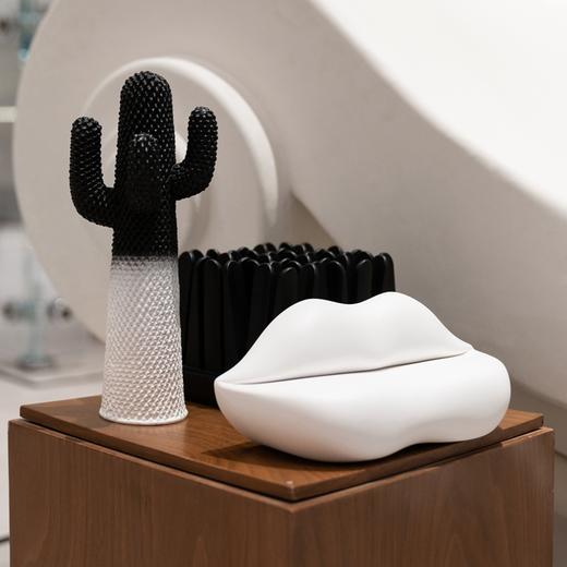 意大利Gufram mini摆件 仙人掌红唇沙发草坪镜子 尤文图斯足球队联名艺术桌面装饰品摆件 商品图1