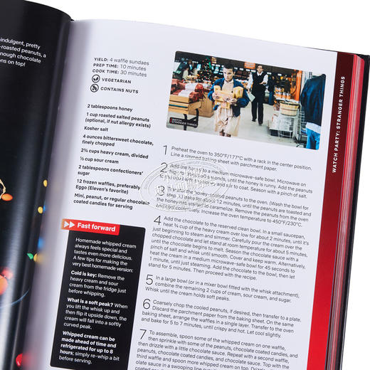 预售 【中商原版】Netflix 官方食谱 从电影零食到约会之夜晚餐的70多种食谱 Netflix The Official Cookbook 英文原版 美食 饮食 商品图2