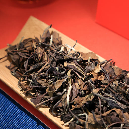 压箱底 年年升老白茶 10+ 福鼎寿眉 陈年老白茶罐装散茶 250克/罐 商品图3