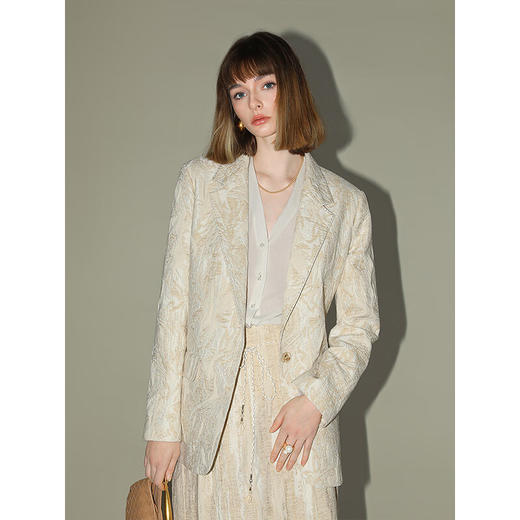 COCOBELLA肌理浮雕提花贡针西装女秋轻奢风棉麻西服SI3015 商品图3