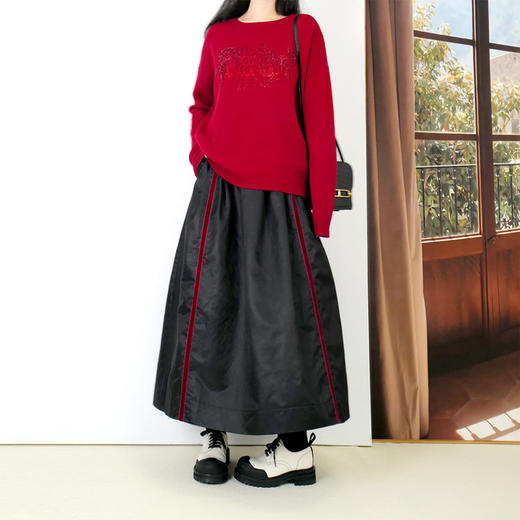 【清仓不退换】【高品质私服】【MM家龙年限定羊毛羊绒圆领烫钻毛衣】保暖性好，整体版型挺括不软榻，塑造慵懒穿衣状态【无标出货 介意慎拍】 商品图7