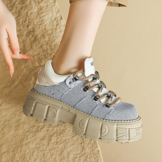 品质好货 | Safiya/索菲娅2024春季运动休闲增高户外风圆头厚底板鞋 SF41112720 商品图0