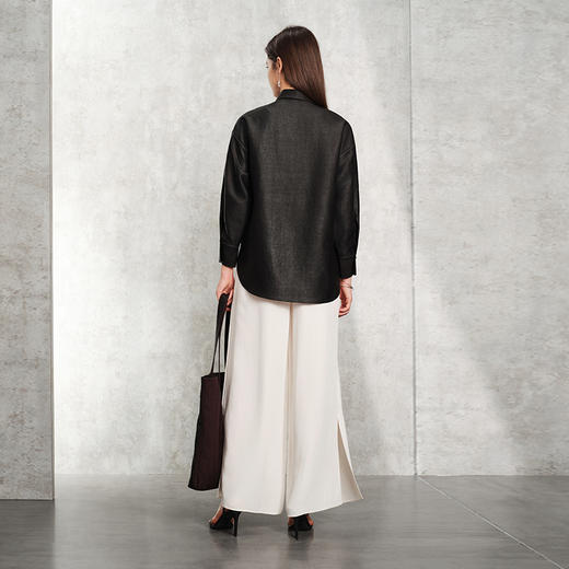 TANGY Collection天意精品2024春新品纯天然植物染宽松时尚落肩袖莨绸香云纱衬衫 L241015 商品图2