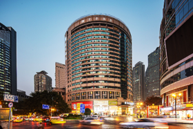 ★周末不加价★¥699起/连住2晚 入住【重庆大世界君亭酒店】享特色舒适大床房+早餐，解放碑繁华C位，交通便捷，网红景点环绕！另有豪华房含下午茶套餐可选~有效期至2025年12月30日