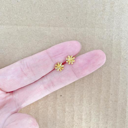 【限时克减128元】足金999 (足金999字印)5G黄金绕线花形耳钉(5GES00458)（预售产品下单后不退款不退货不换货不补差价）（预售产品下单后不退款不退货不换货不补差价） 商品图2