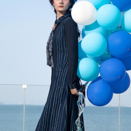 【林栖设计小店】（现货）2024春夏新品棉蓝印花布配腰带连衣裙女1941259 商品图1