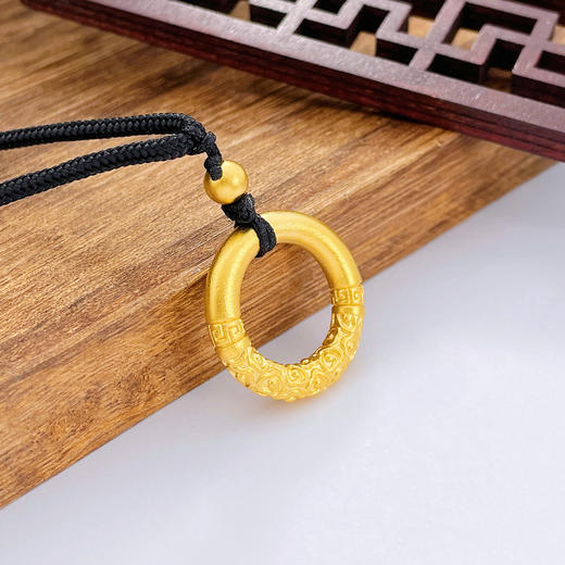 【限时克减150元】足金999.9 #热卖 #悟空 古法空心如意悟空金箍棒挂绳平安扣吊坠（含珠子，面宽约21.2mm）(AIGFDZ00012-4)预售产品下单后不退款不退货不换货不补差价 商品图1