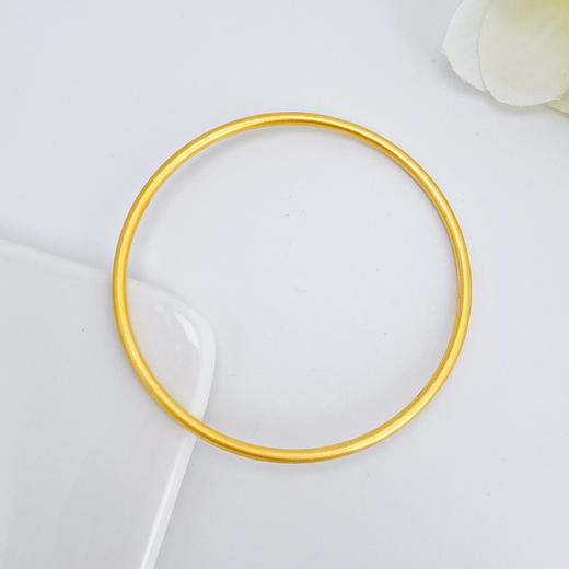 【限时克减150元】足金999.9  【磨砂实心】古法传承面宽约2.4-2.6mm古法光圈古法素圈固口手镯(GFSZW00013-06)（预售产品下单后不退款不退货不换货不补差价） 商品图1