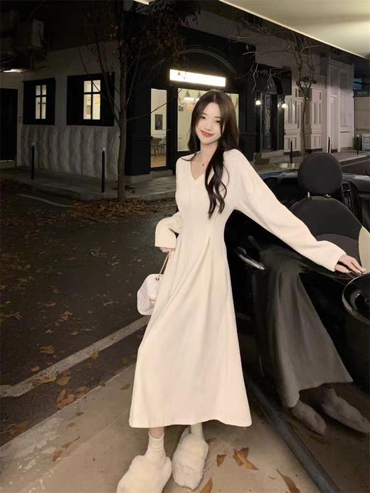 春秋新款【白色V领 赫本风法式连衣裙女】收腰显瘦 复古气质女神范长裙 商品图4