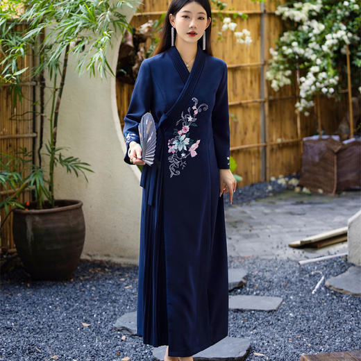 秋冬修身旗袍国风，复古中式连衣裙改良版刺绣压褶裙FL-23158 商品图4