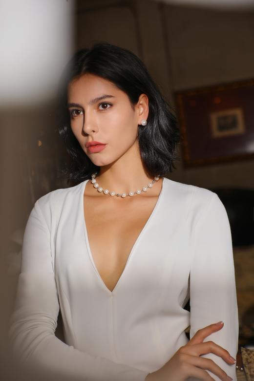 【沈梦辰同款】RetroChic 意大利复古创意饰品 花豹耳钉/颈链(白色) 商品图1