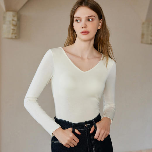 官网799！断码 内家羊毛醋酸保暖带胸垫二合一长袖打底衫女 纳米珍珠美肤V领上衣 商品图0
